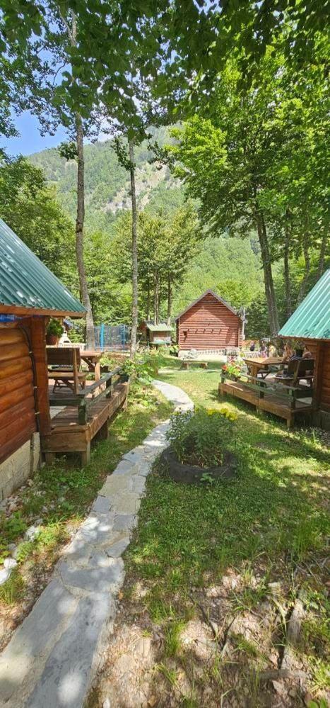 Bungalows Prokletije Gusinje Exterior foto